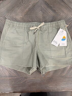 Vuori Ripstop Shorts Eucalyptus Large NWT